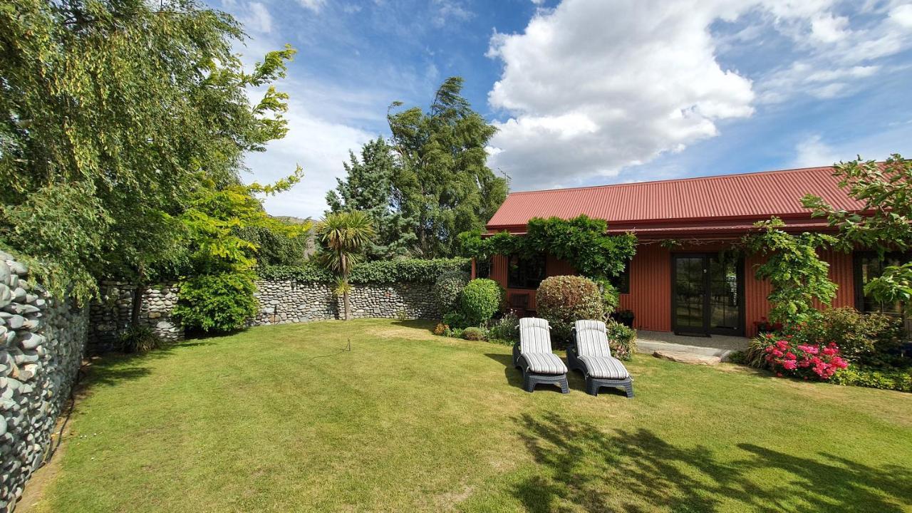 River Rock Estate Cromwell Exterior photo